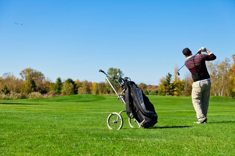 Comment frapper un pitching wedge ?